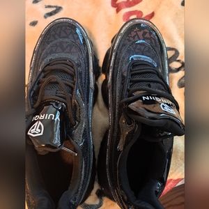 Stylish Steel Toe Size 9.5 Black Sneaker